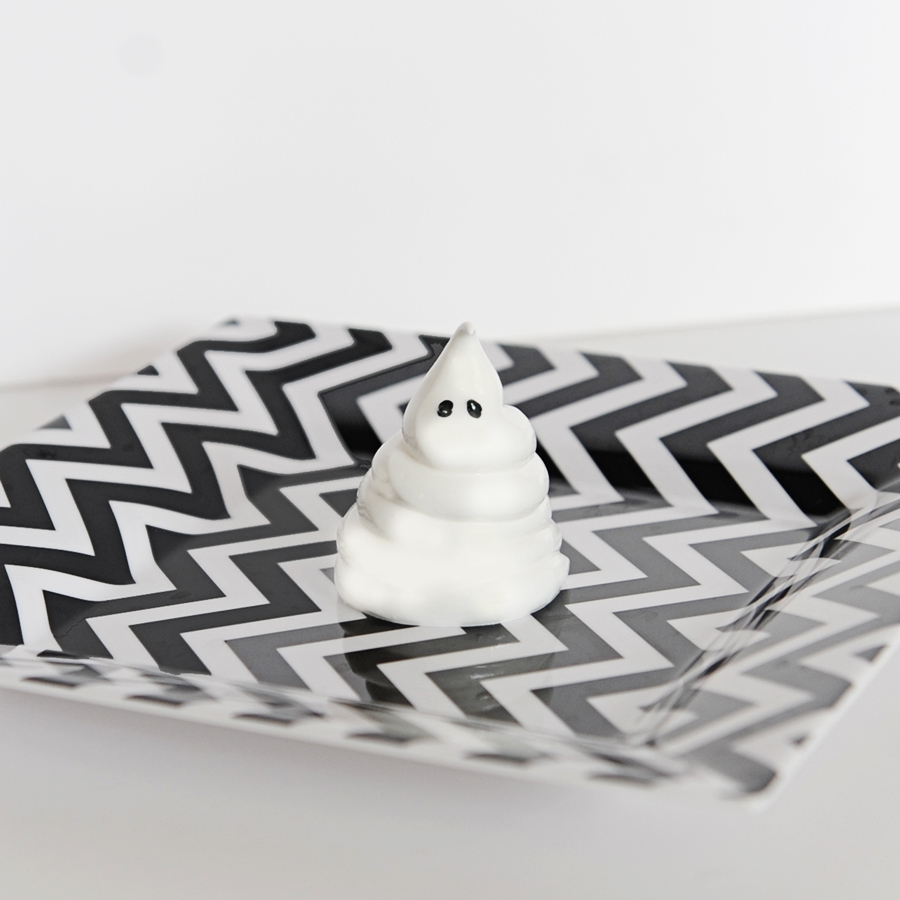 Sweets: DIY Halloween Meringue Ghosts — Pink Peppermint Design