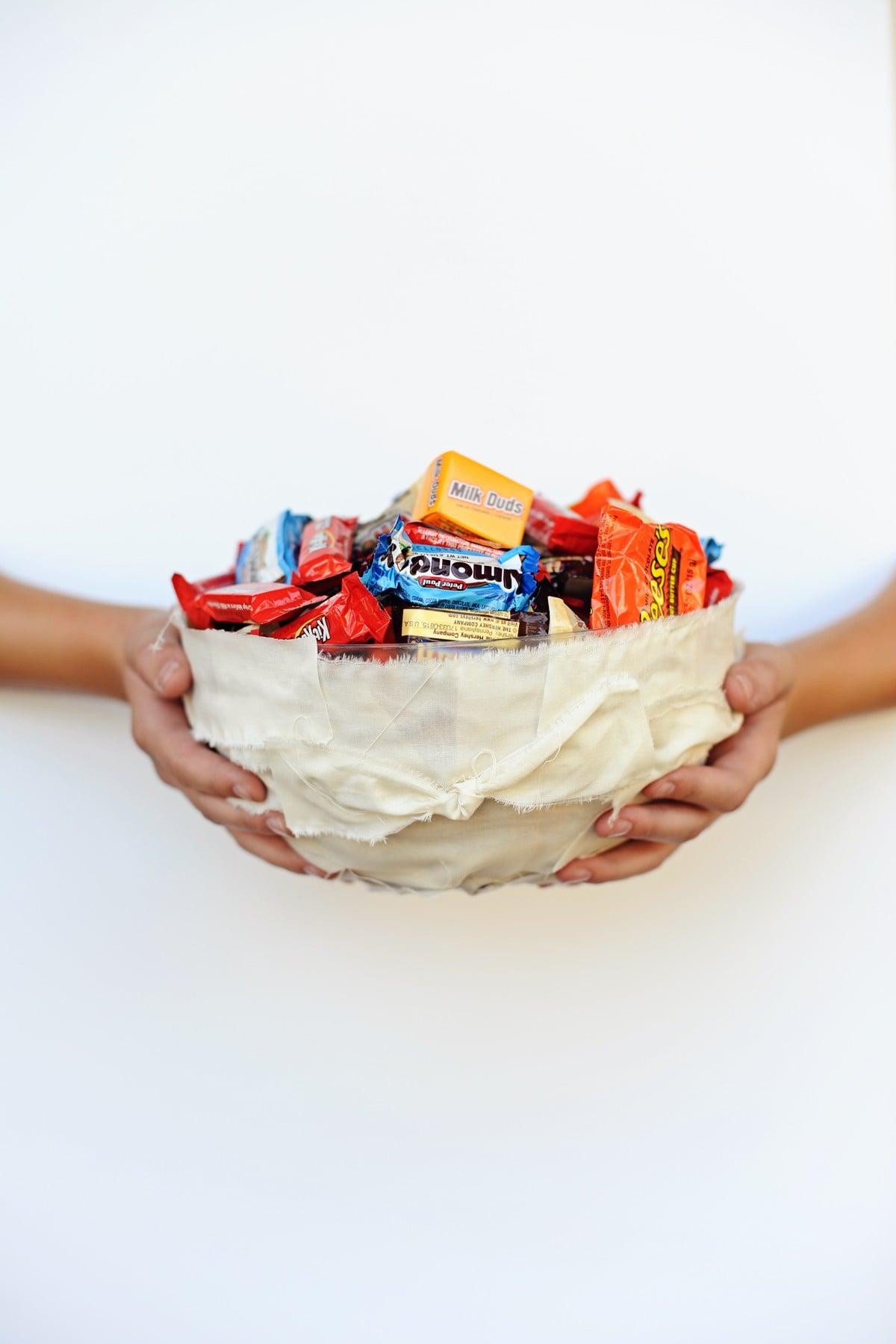 DIY Halloween Decorations : Cute Mummy Trick or Treat Bowl — Pink Peppermint Design