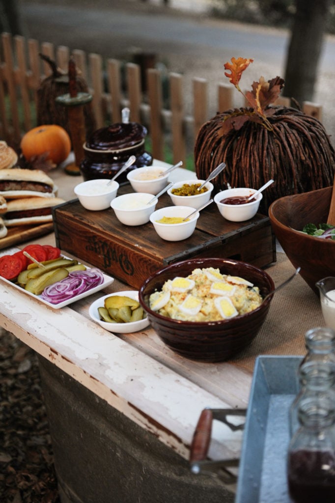 thanksgiving dinner table