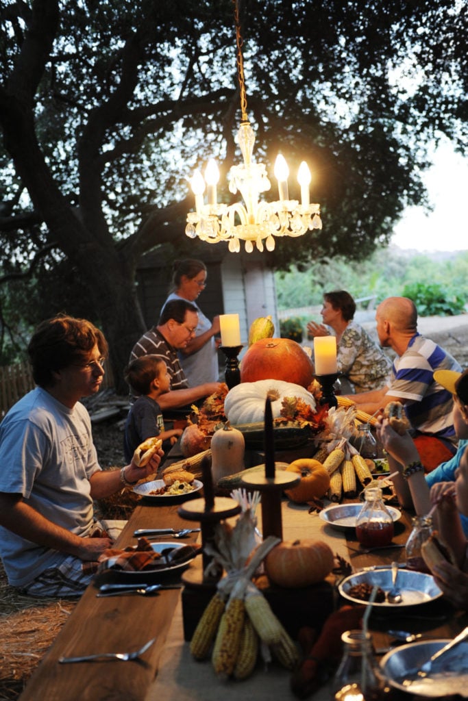 thanksgiving dinner table