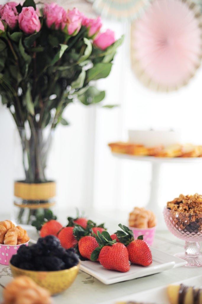 https://pinkpeppermintdesign.com/wp-content/uploads/2018/01/galentines-day-brunch-12-683x1024.jpg