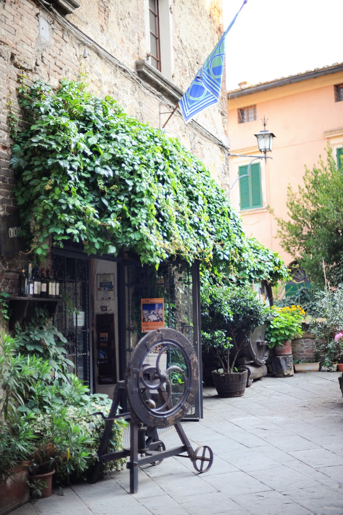 montepulciano italy travel