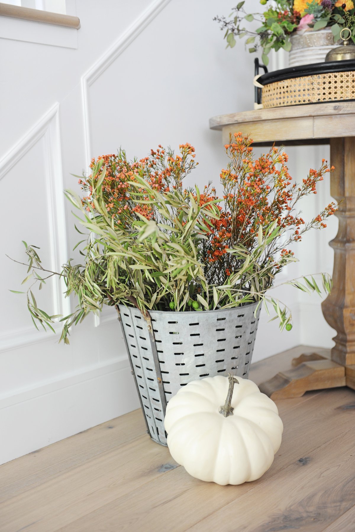 pretty fall entryway decor ideas