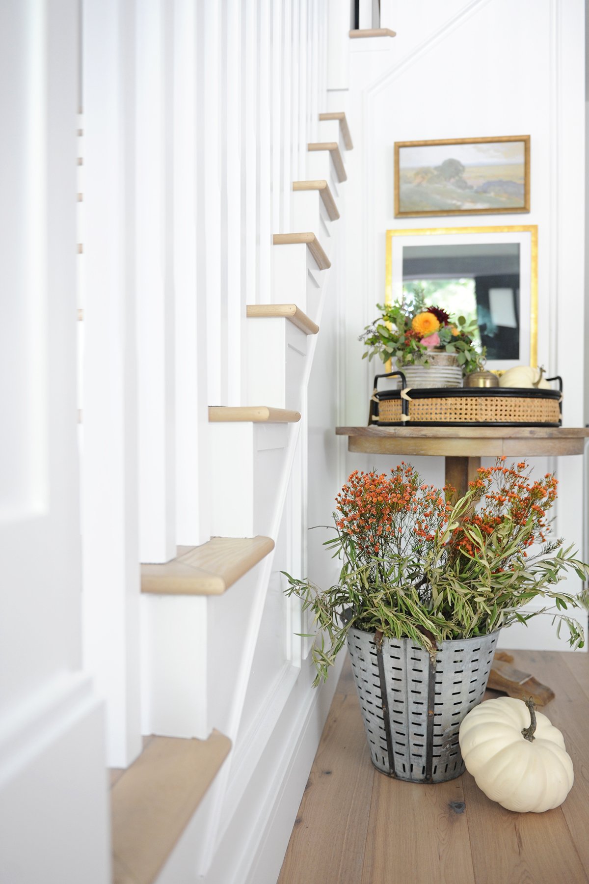 pretty fall entryway decor ideas