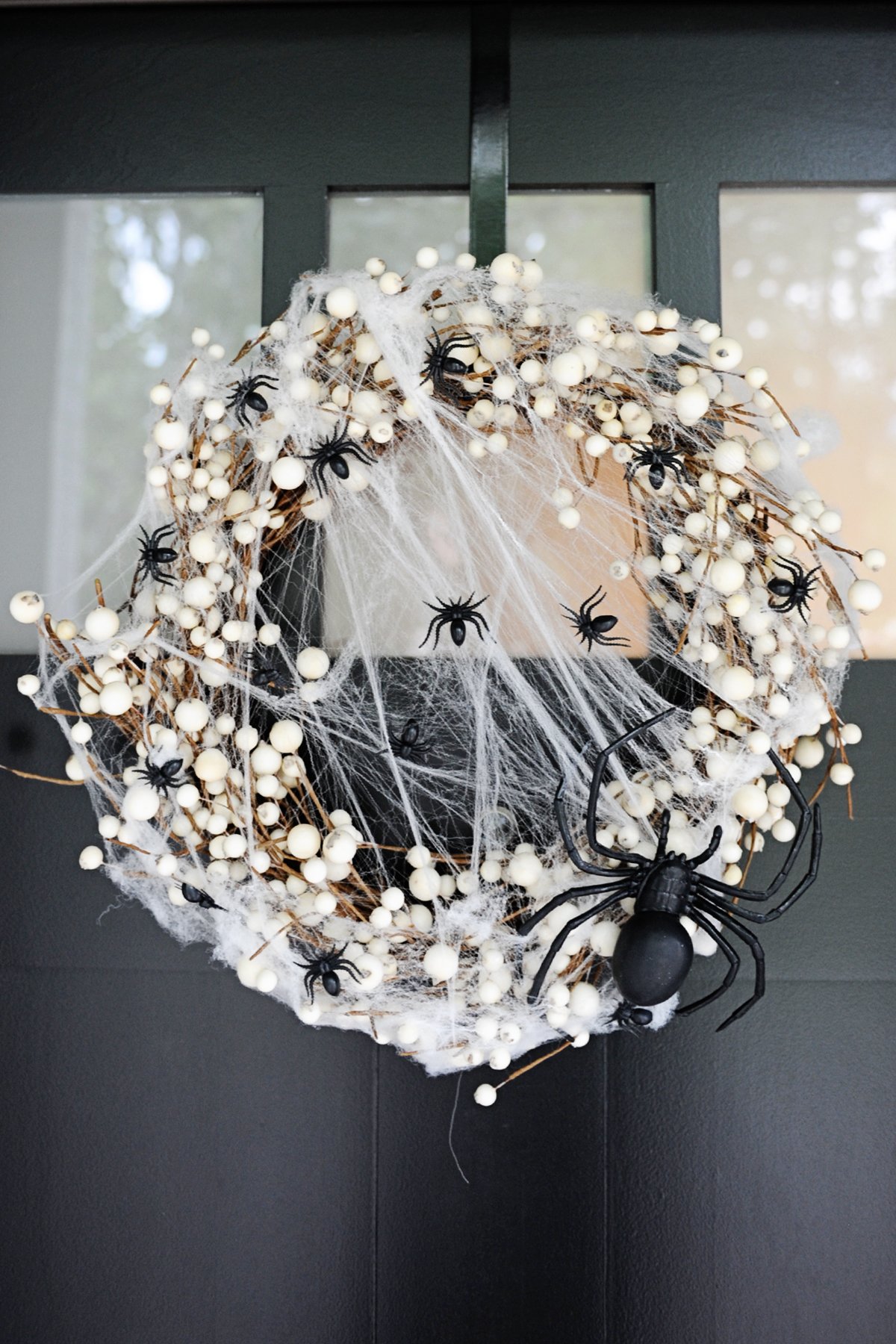 diy spider wreath step 5