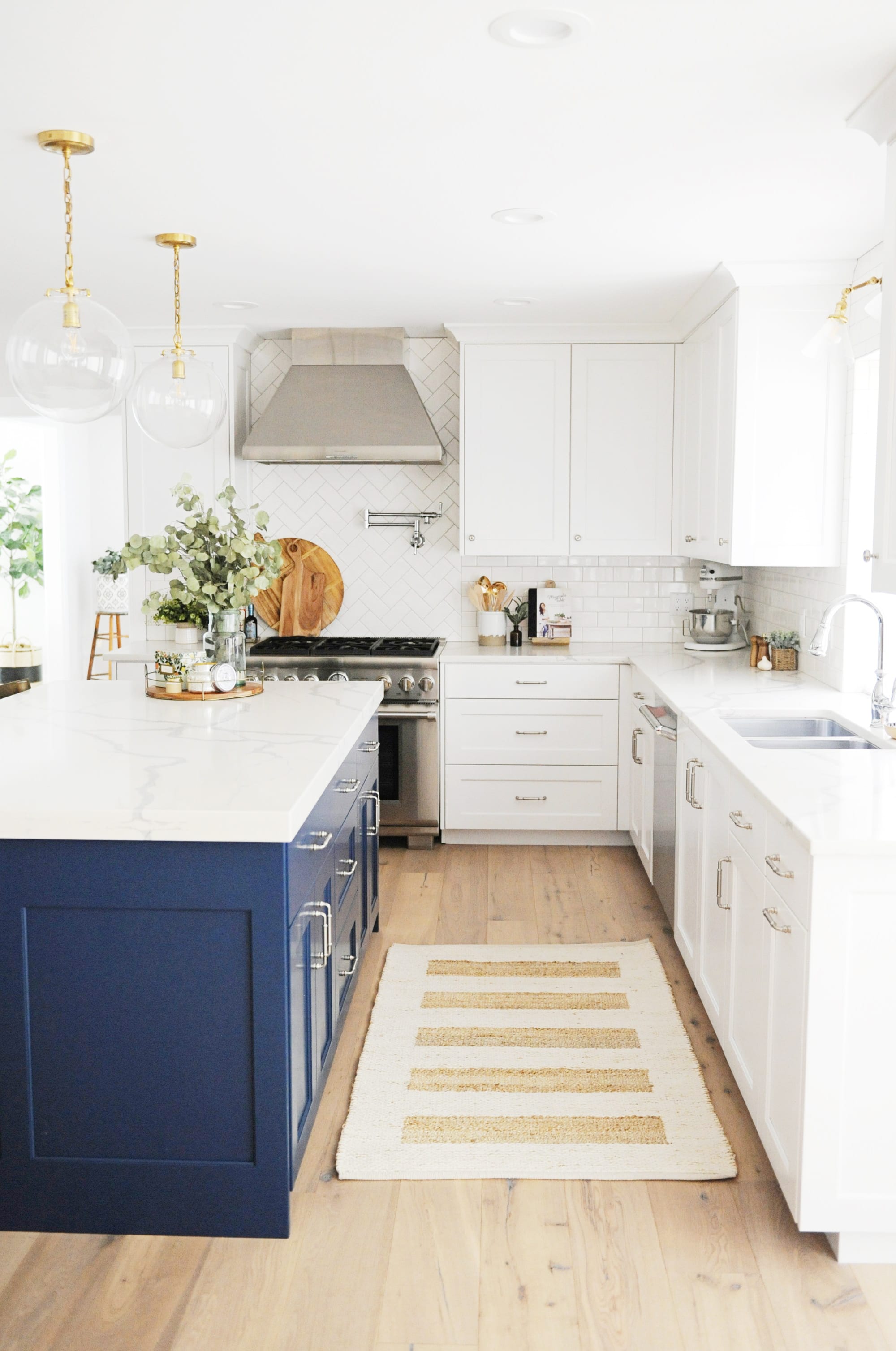 How to Accessorize a Kitchen 