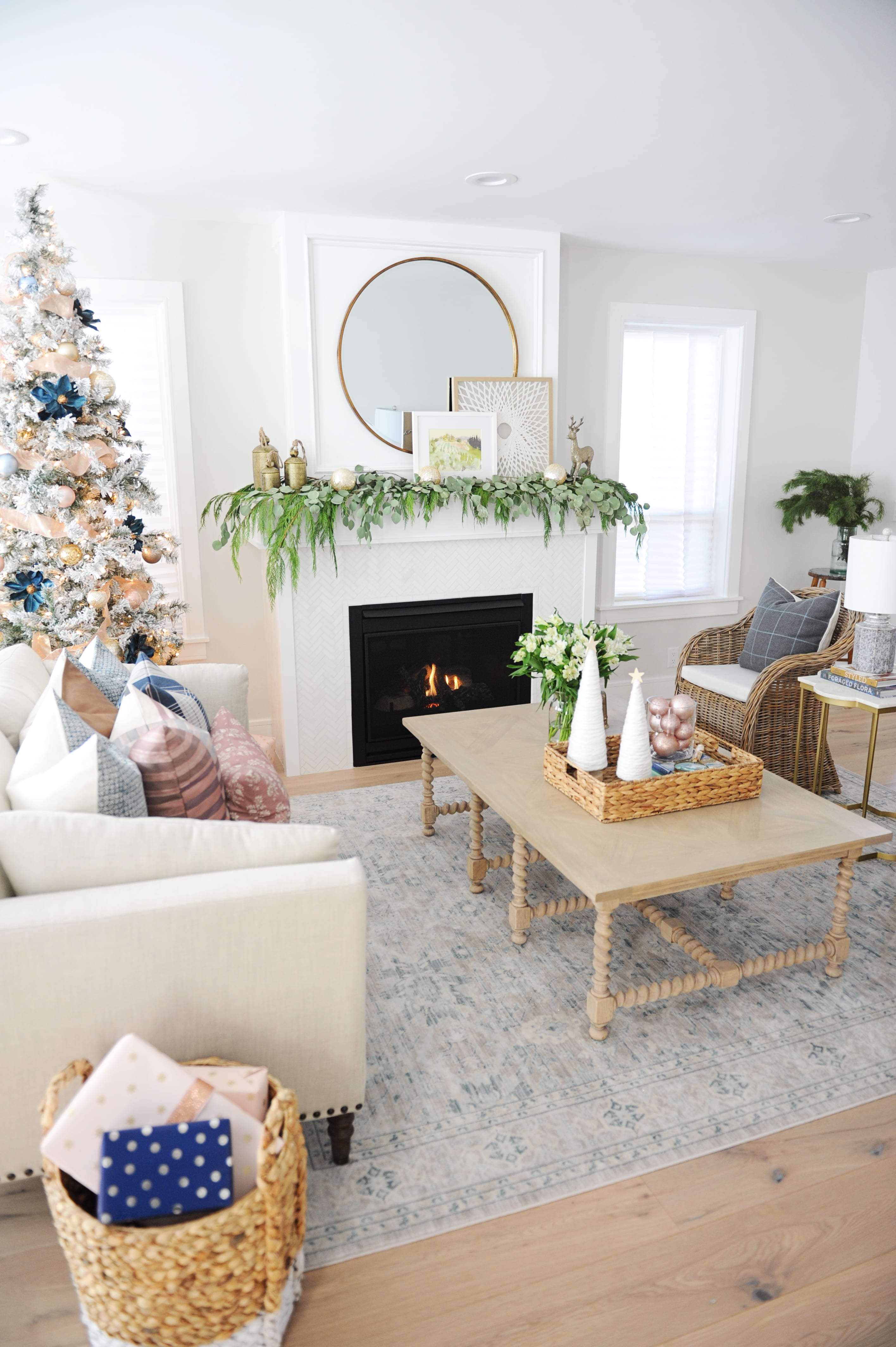 Living Room Christmas Decor Ideas Pinterest