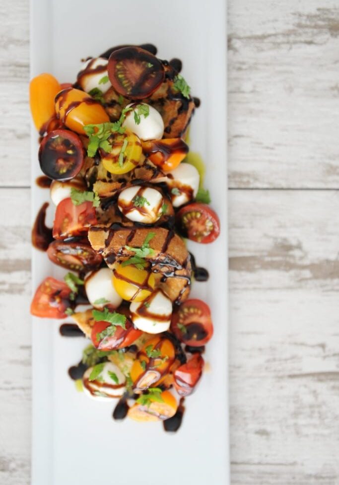 Easy burrata and heirloom tomatoes appetizer recipe