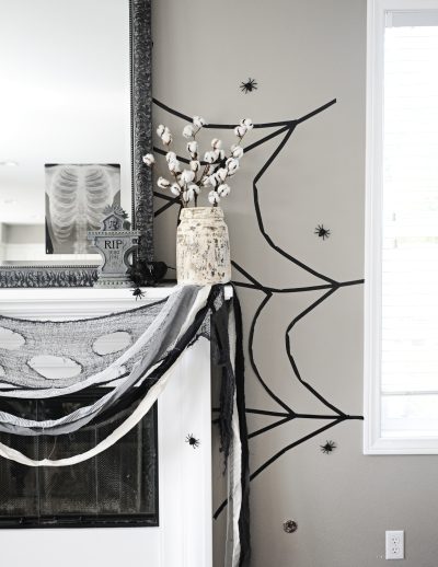 Halloween mantel 1