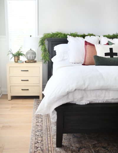 master bedroom christmas decor ideas 5